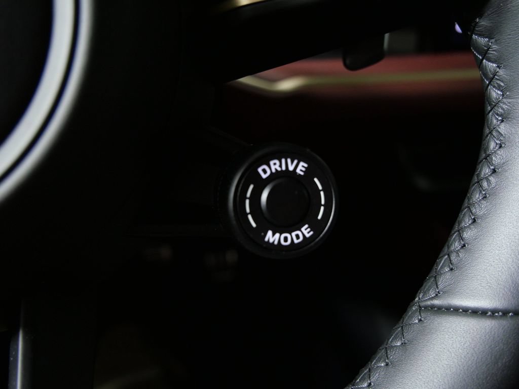 Used 2025 Porsche Cayenne S AWD/4WD image 22