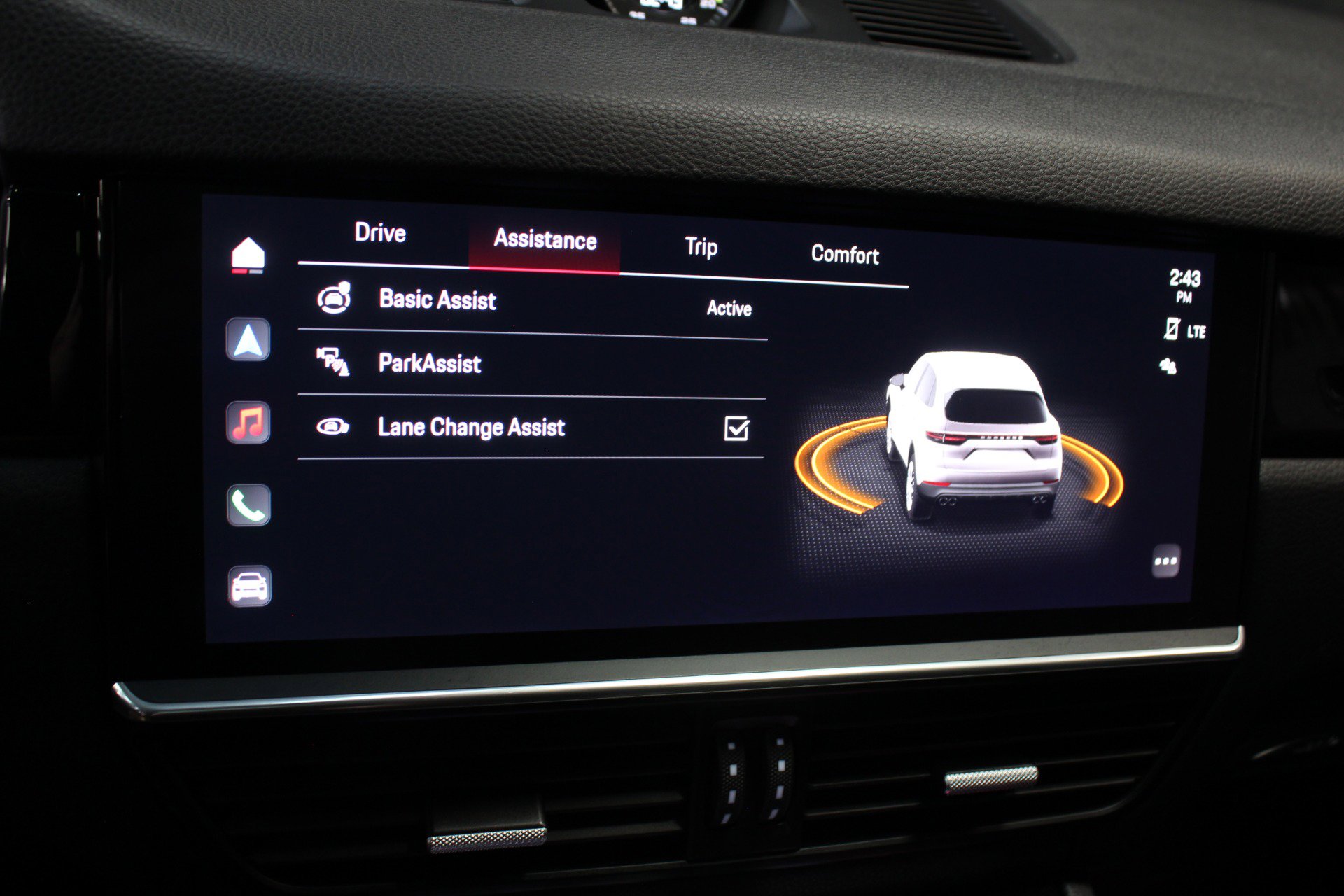 Used 2022 Porsche Cayenne E-Hybrid w/ Premium Package image 51