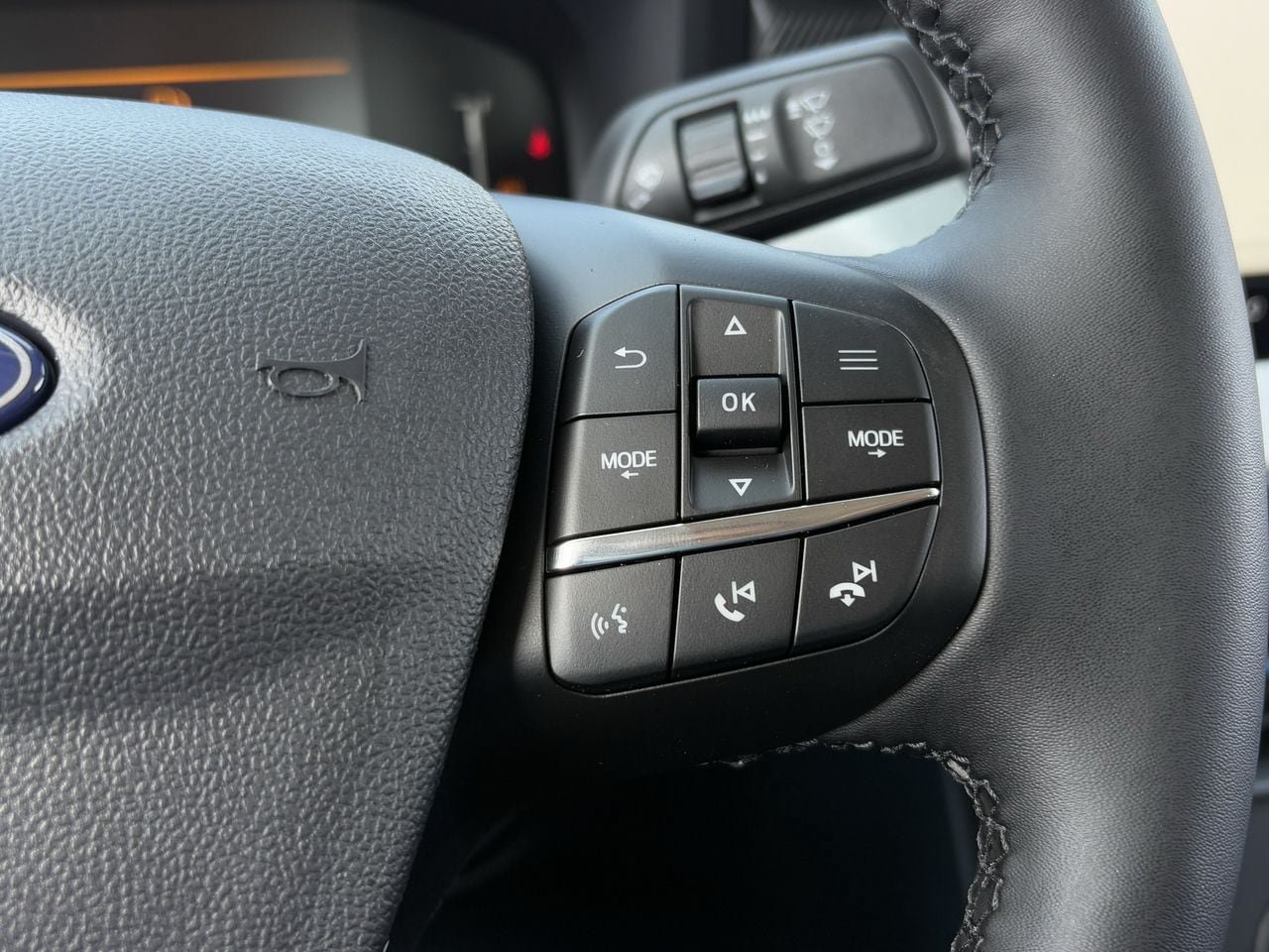 New 2026 Ford Maverick XLT w/ XLT Luxury Package FWD image 15