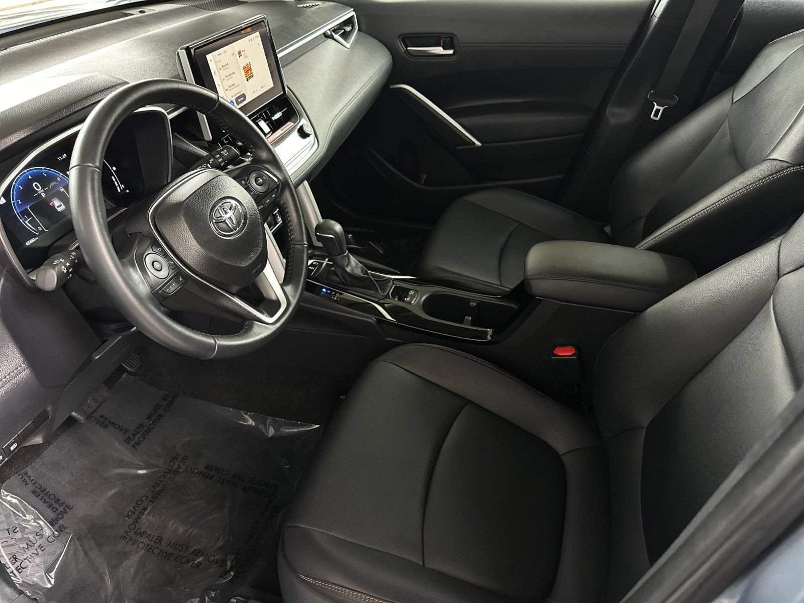 Used 2025 Toyota Corolla Cross XLE FWD image 9
