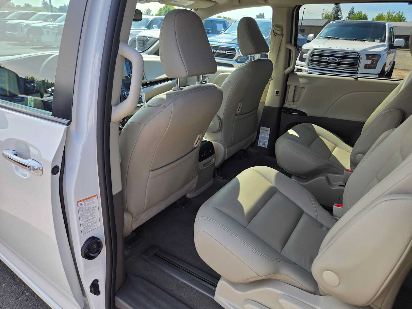 Certified 2020 Toyota Sienna XLE w/ XLE Navigation Package AWD/4WD image 19