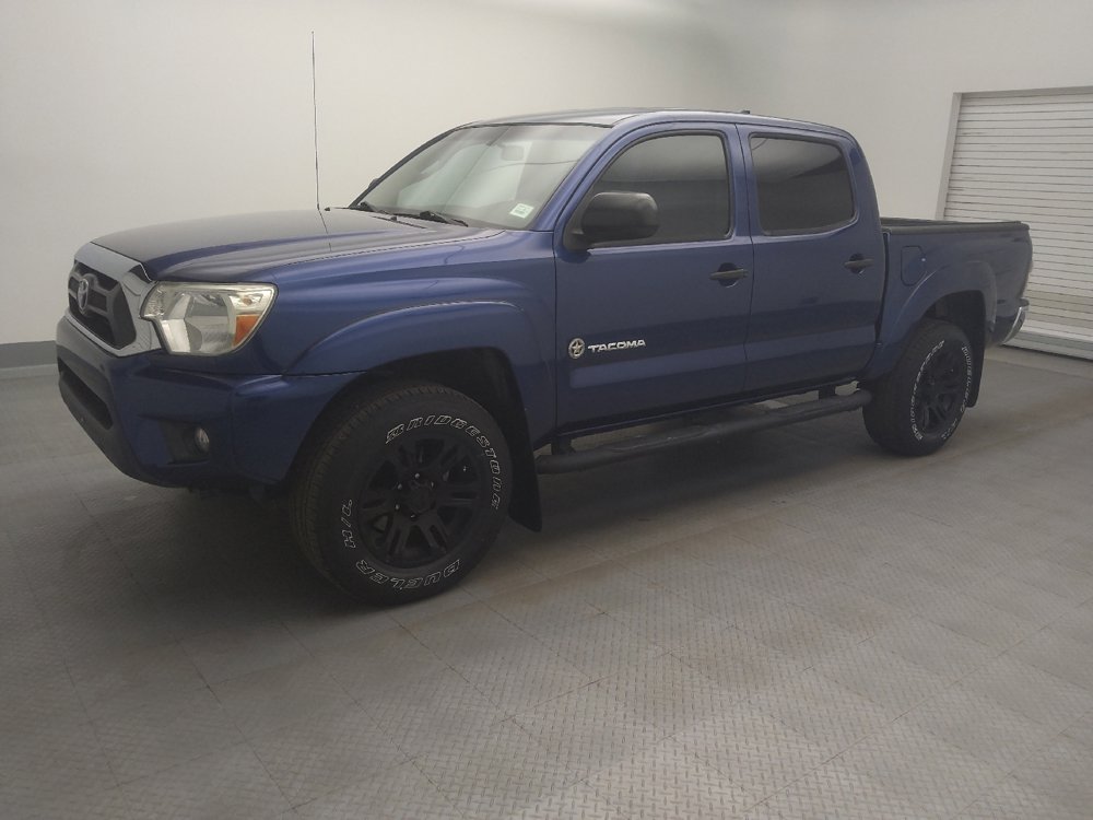 Used 2015 Toyota Tacoma PreRunner w/ SR5 Package RWD image 2