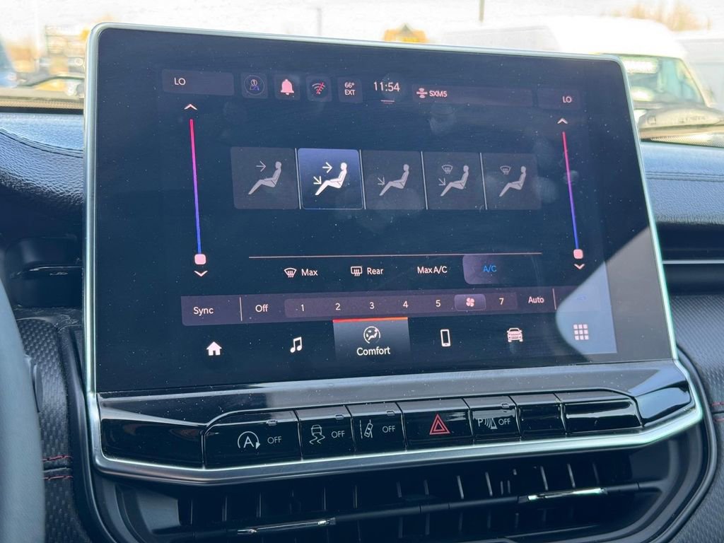 Used 2025 Jeep Compass Trailhawk AWD/4WD image 23