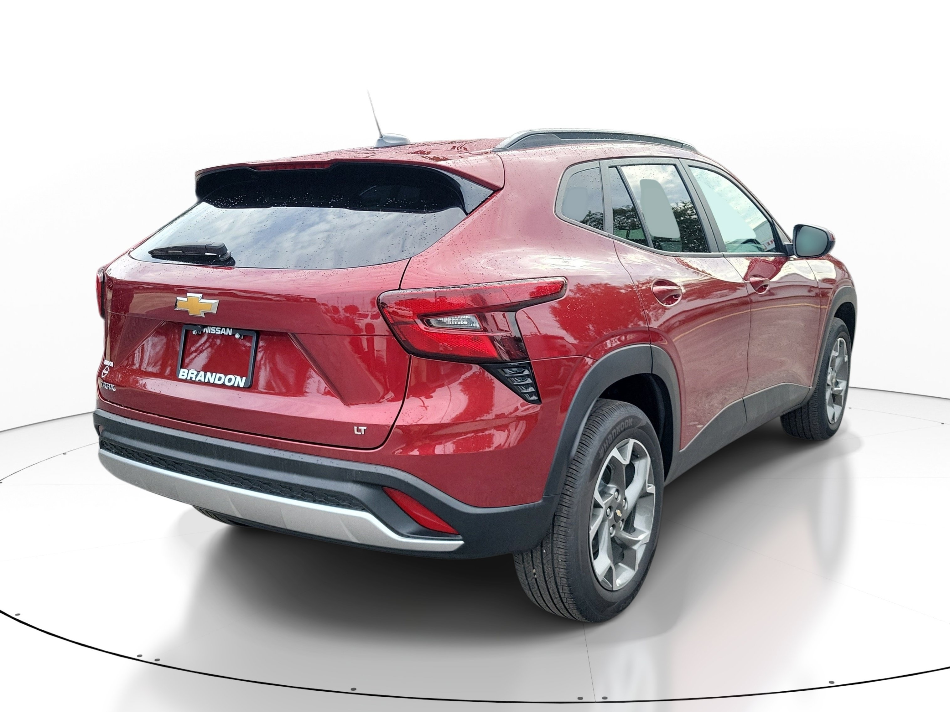 Used 2025 Chevrolet Trax LT FWD image 7