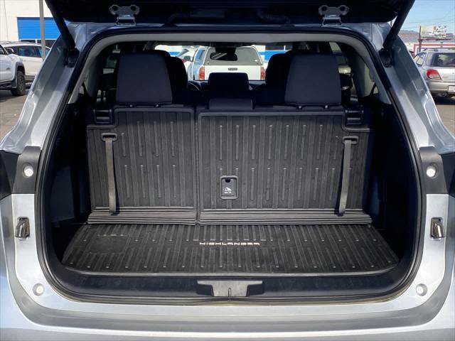 Certified 2024 Toyota Highlander LE AWD/4WD image 23