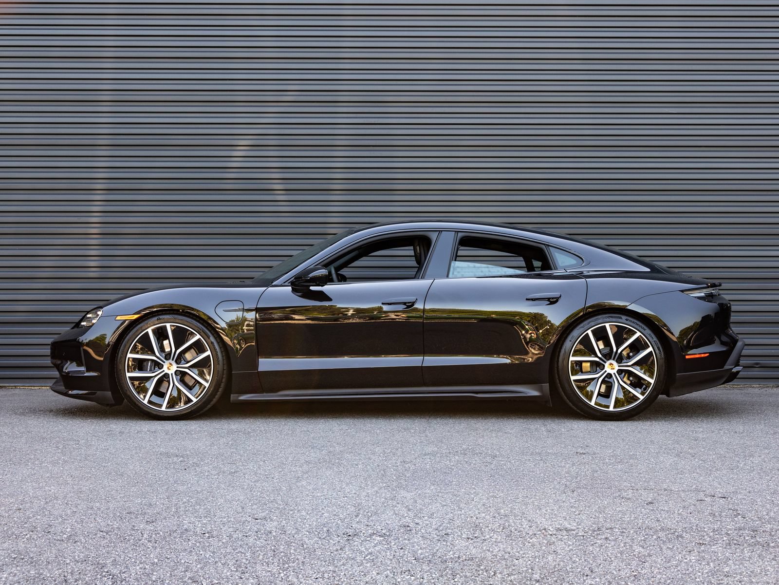 New 2026 Porsche Taycan RWD image 2