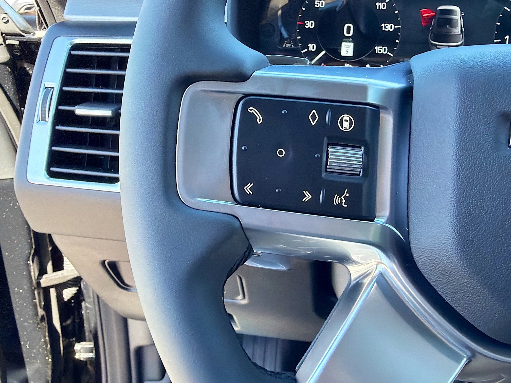 New 2026 Land Rover Discovery Limited Edition image 37