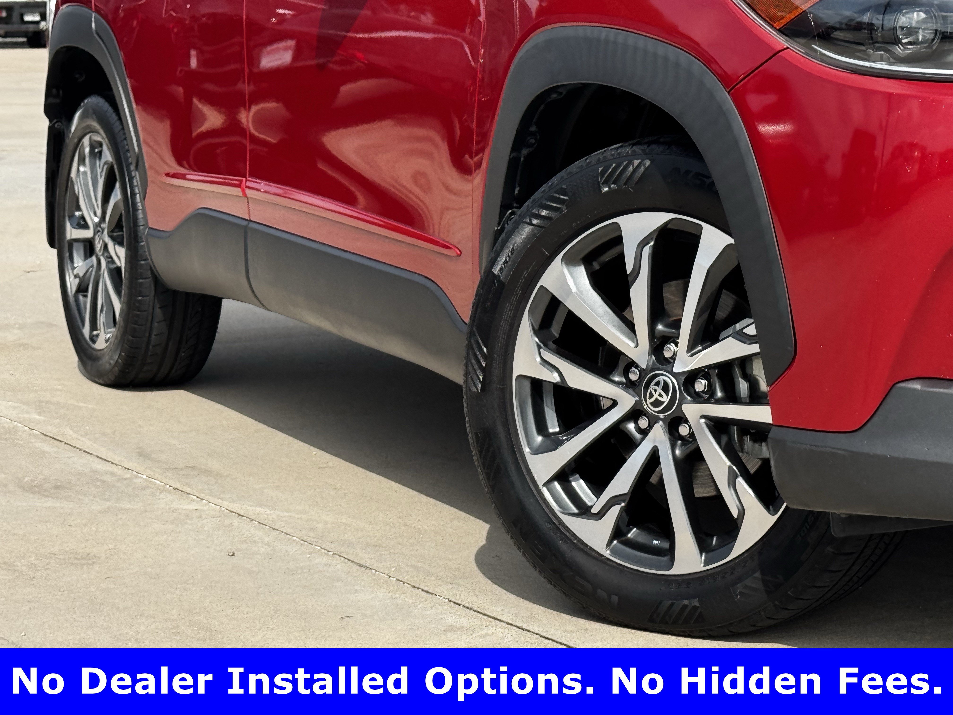 Used 2023 Toyota Corolla Cross XLE w/ Convenience Package AWD/4WD image 12
