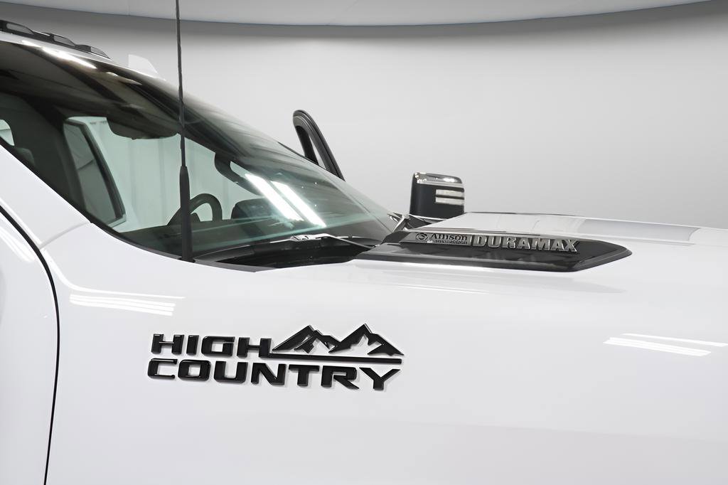 Used 2025 Chevrolet Silverado 3500 High Country w/ High Country Premium Package AWD/4WD image 25