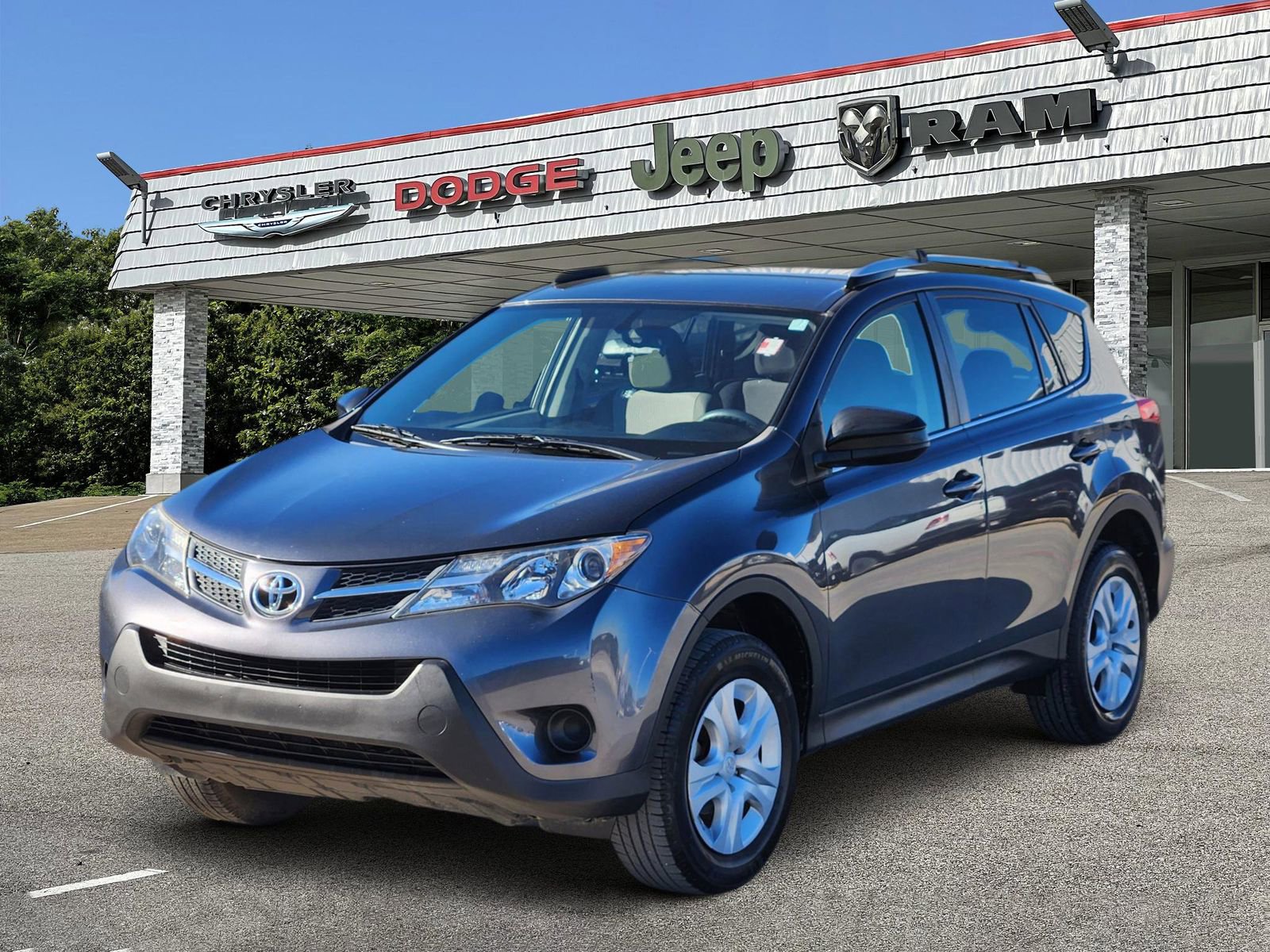 Used 2013 Toyota RAV4 LE video 2