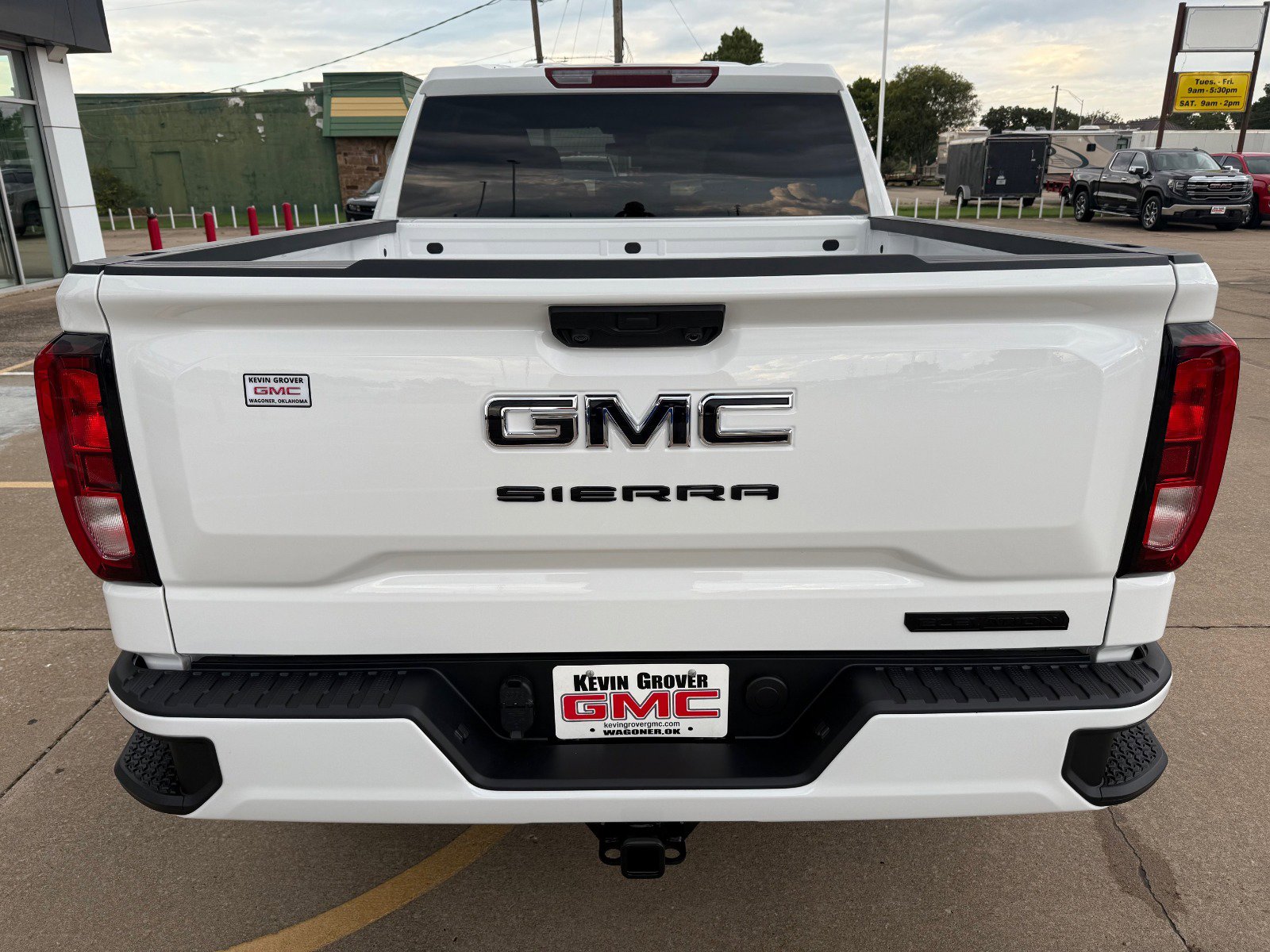 New 2026 GMC Sierra 1500 Elevation w/ LPO, Elevation Black Package image 4