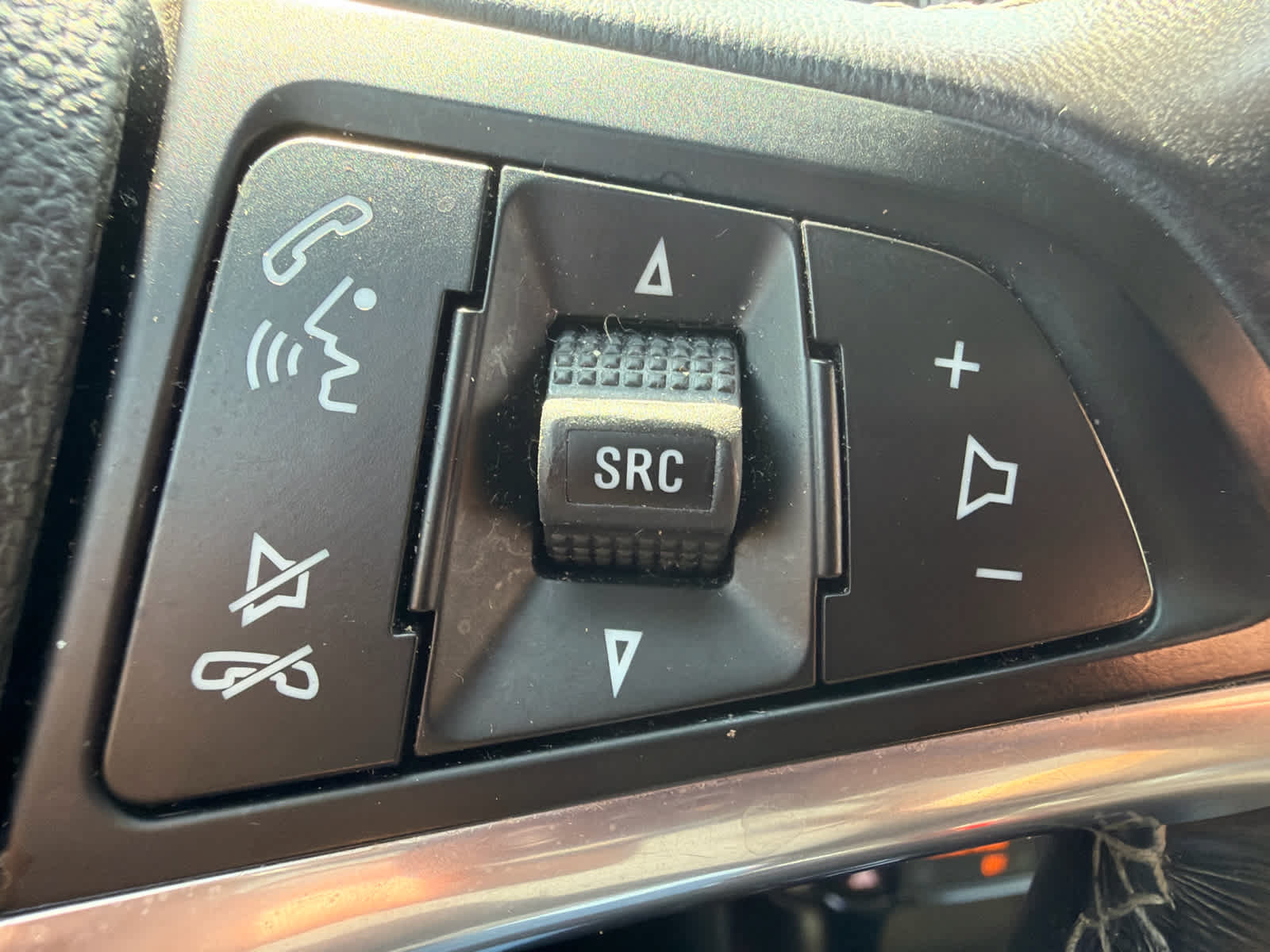 Used 2021 Buick Encore Preferred AWD/4WD image 19