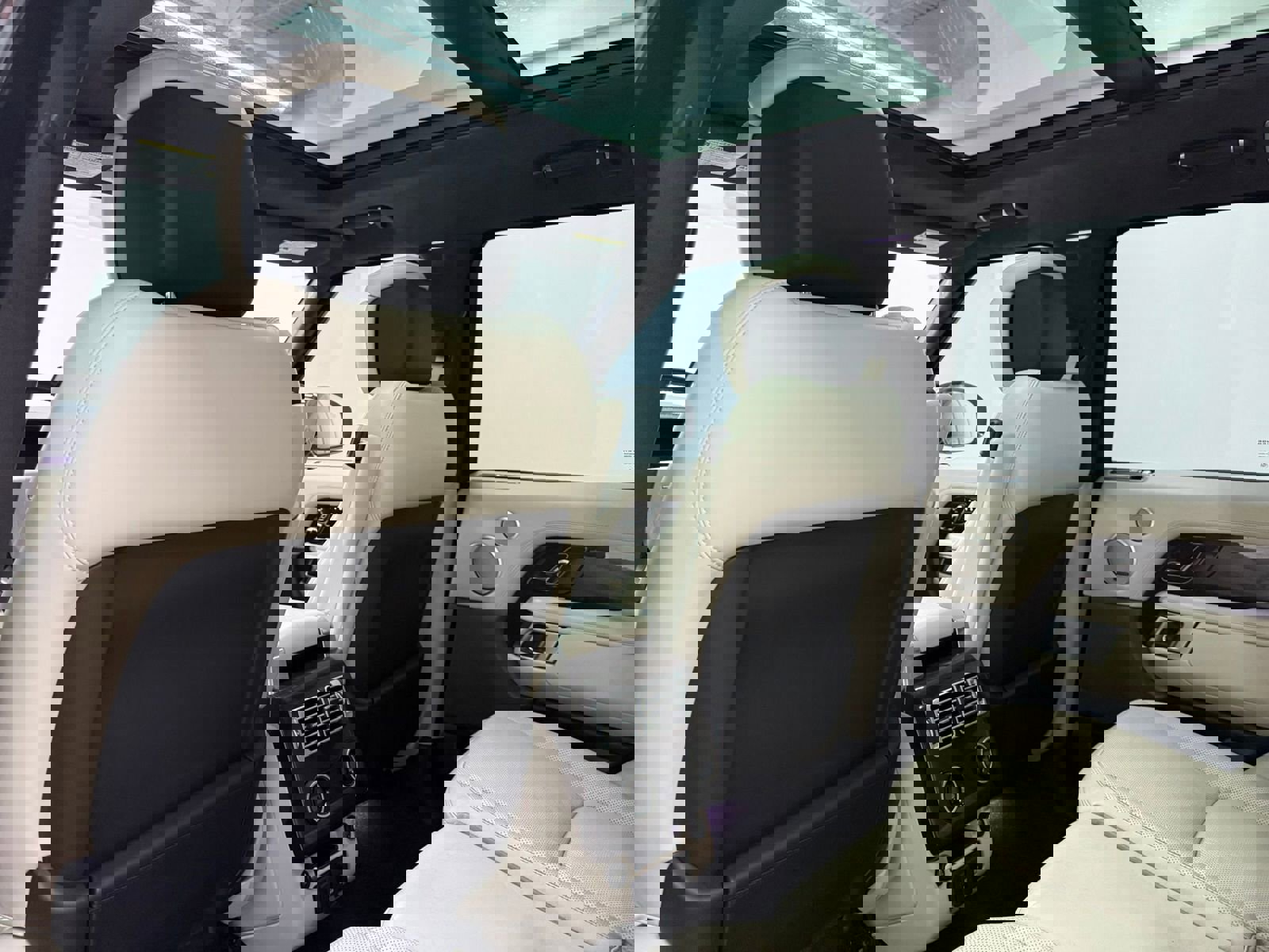 Used 2019 Land Rover Range Rover Supercharged image 32