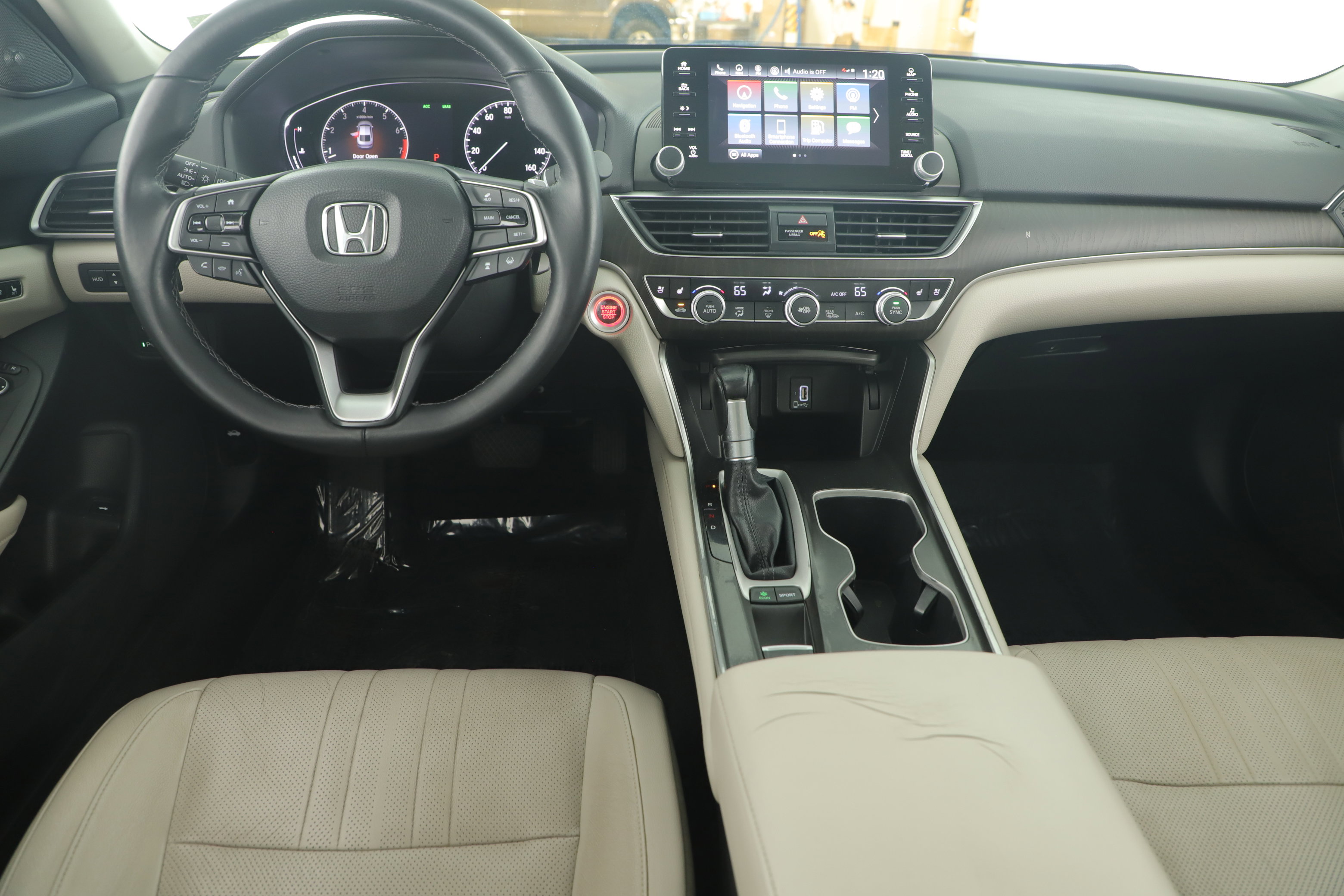 Used 2018 Honda Accord Touring image 19