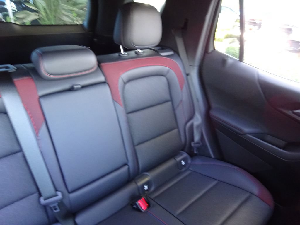 Certified 2025 Chevrolet Equinox RS FWD image 17