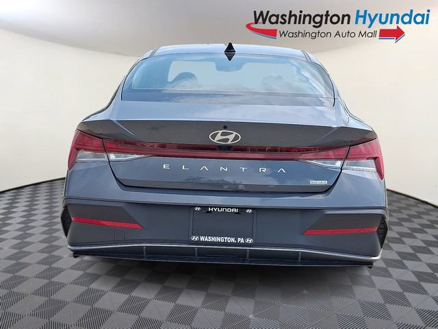 Certified 2026 Hyundai Elantra Hybrid FWD image 5