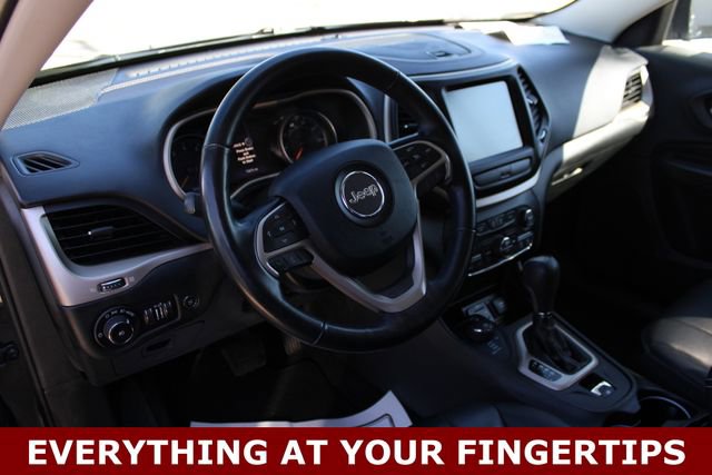 Used 2015 Jeep Cherokee Limited w/ Luxury Group AWD/4WD image 2