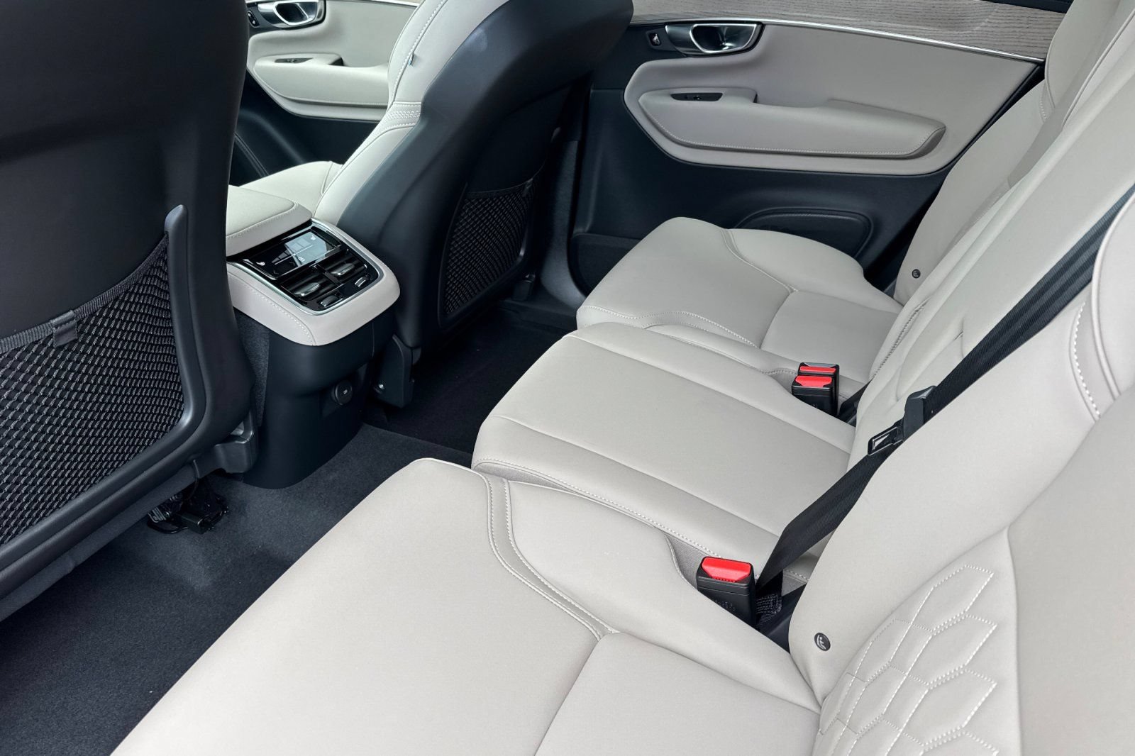 Certified 2026 Volvo XC90 B6 Core AWD/4WD image 12