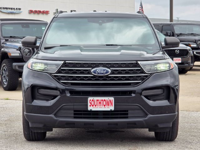 Used 2020 Ford Explorer XLT w/ Comfort Package AWD/4WD image 2