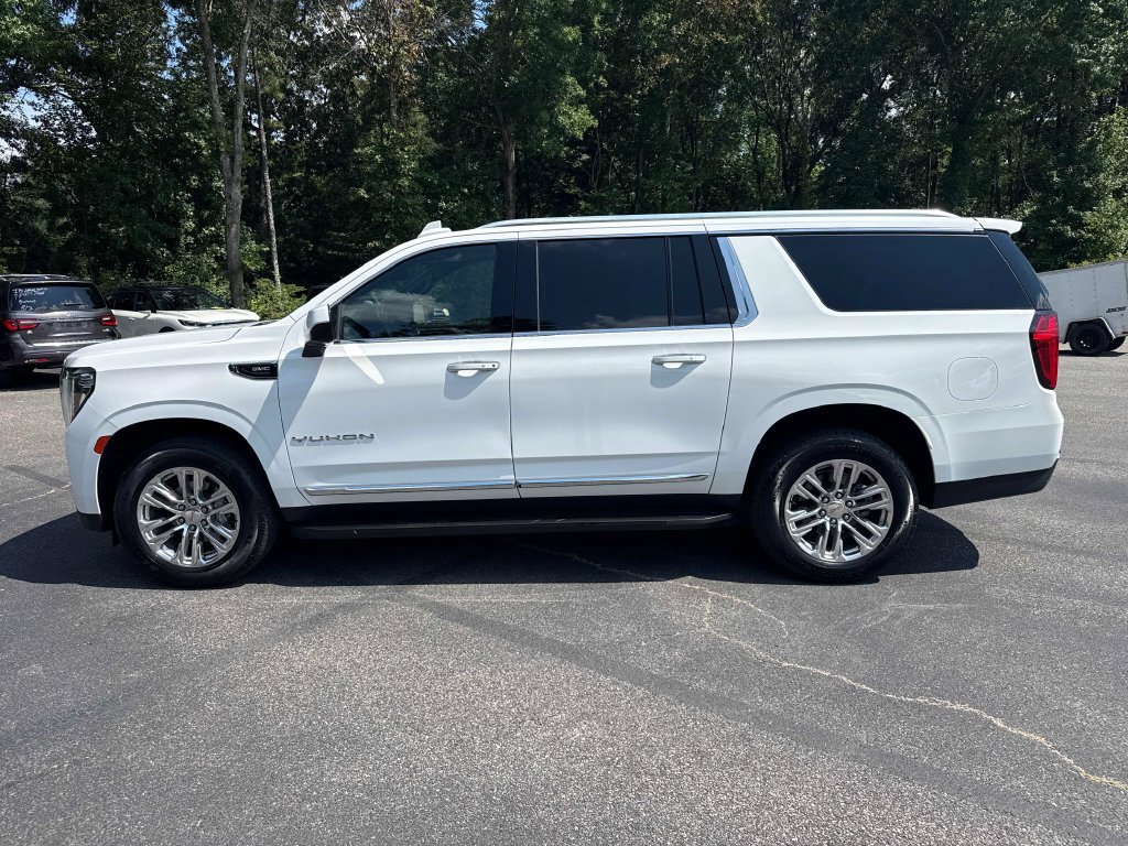 Used 2023 GMC Yukon XL SLT AWD/4WD image 9