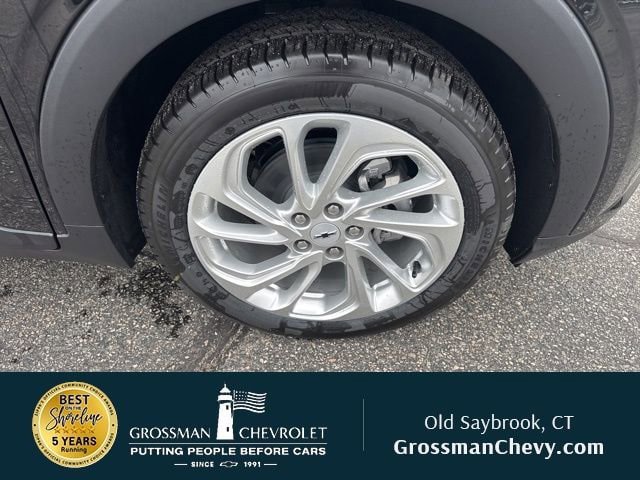 Used 2027 Chevrolet Bolt LT w/ Comfort Package FWD image 21