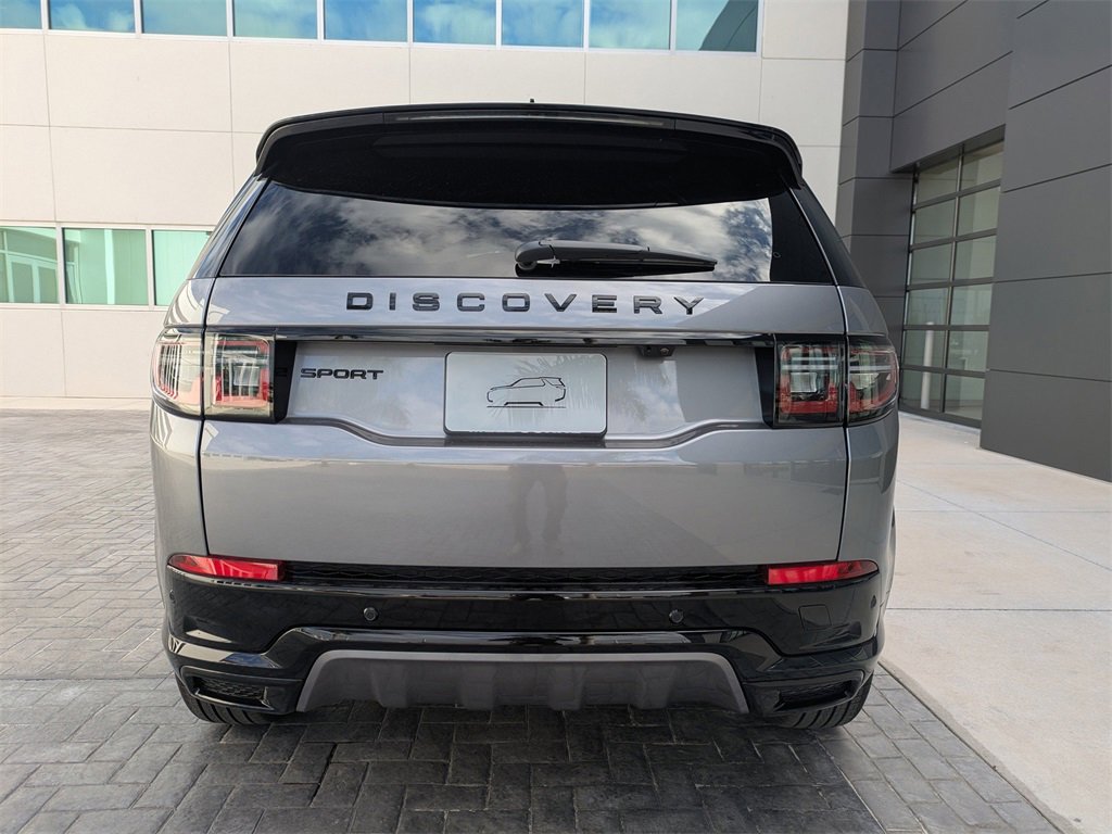 New 2025 Land Rover Discovery Sport Dynamic SE image 5