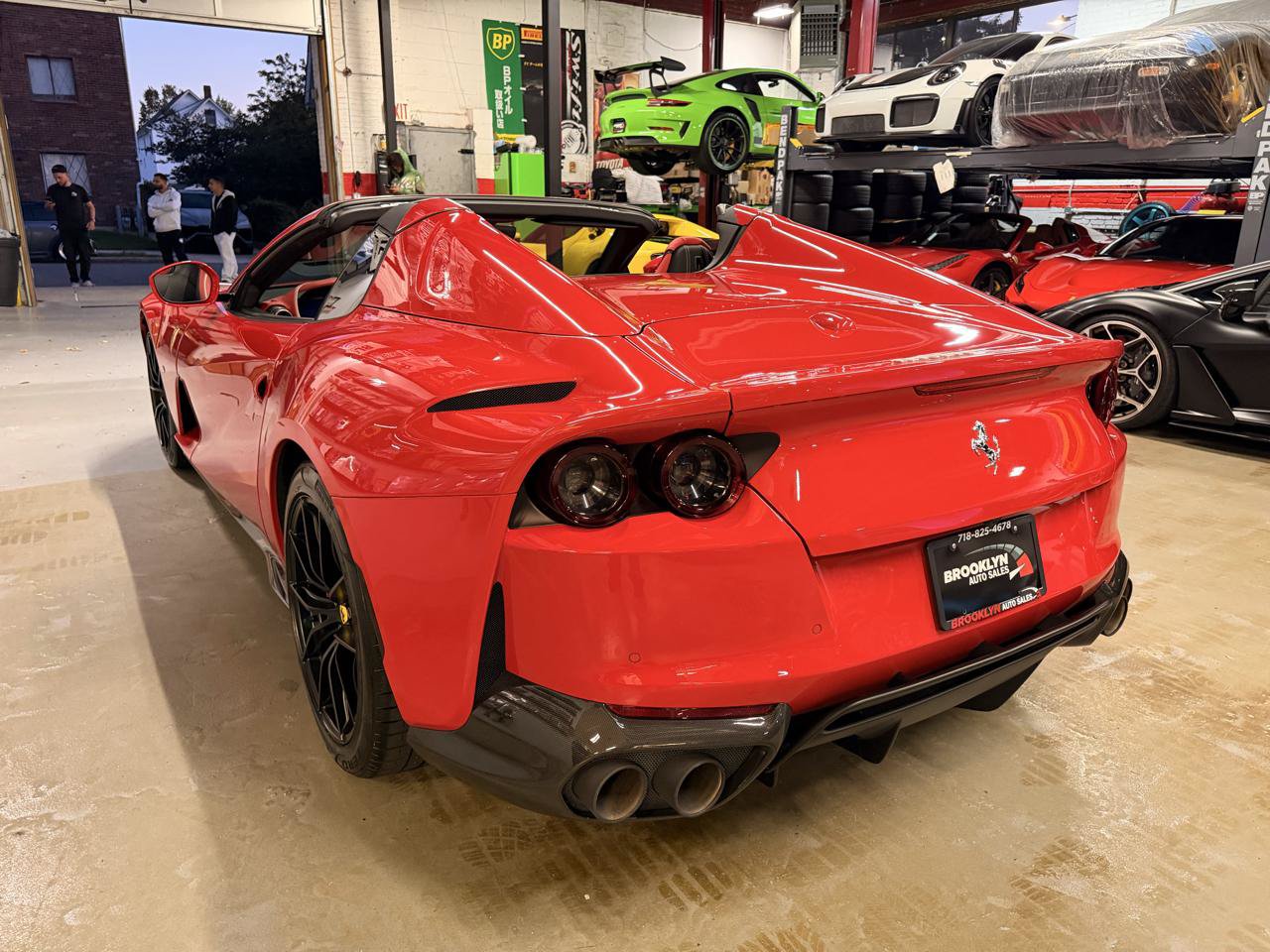 Used 2023 Ferrari 812 GTS RWD image 8