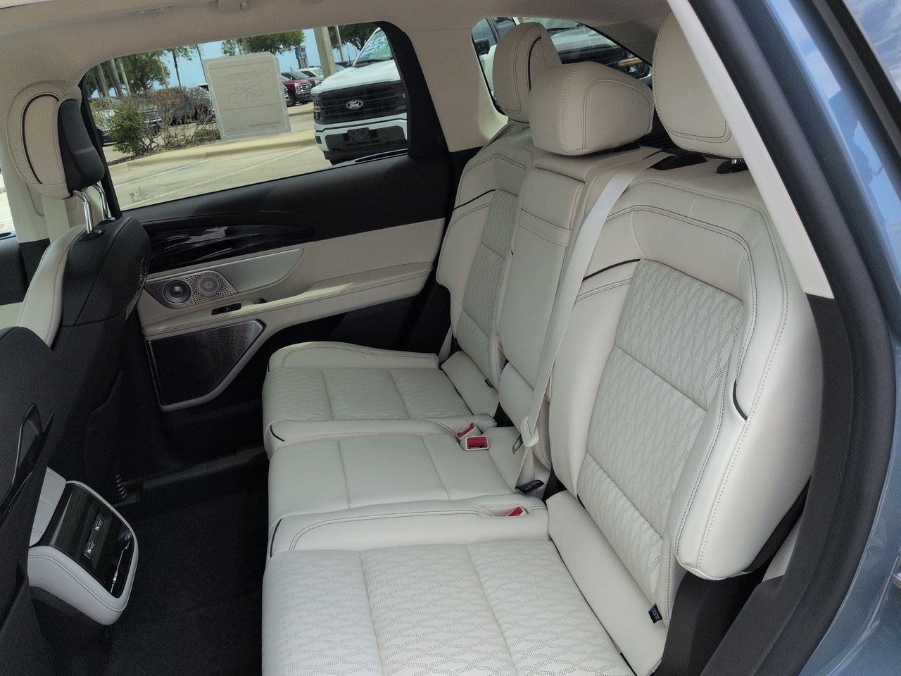 New 2026 Lincoln Nautilus Black Label w/ Jet Appearance Package AWD/4WD image 14