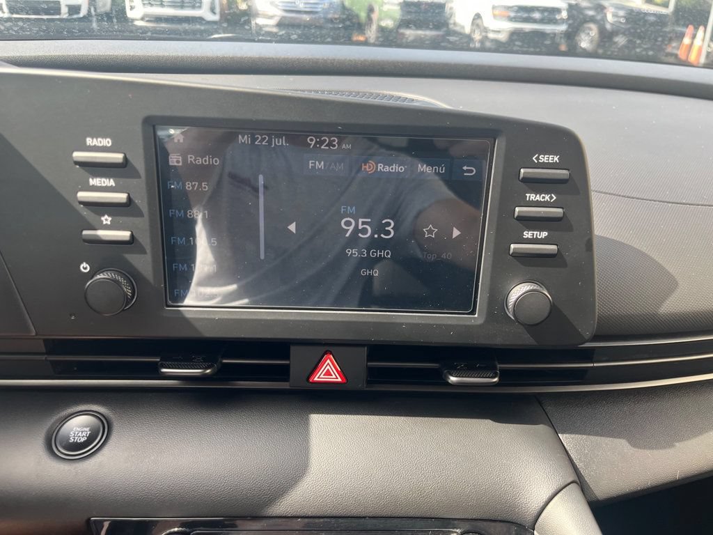 Used 2025 Hyundai Elantra Sport FWD image 20