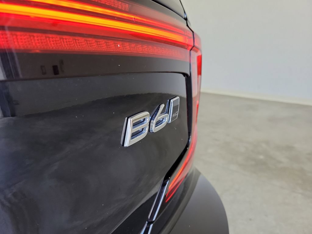 Used 2023 Volvo S90 B6 Plus AWD/4WD image 9