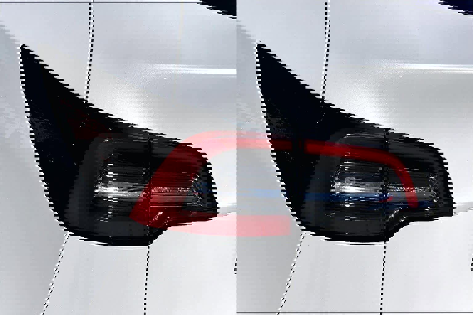 Used 2022 Tesla Model Y Long Range image 28