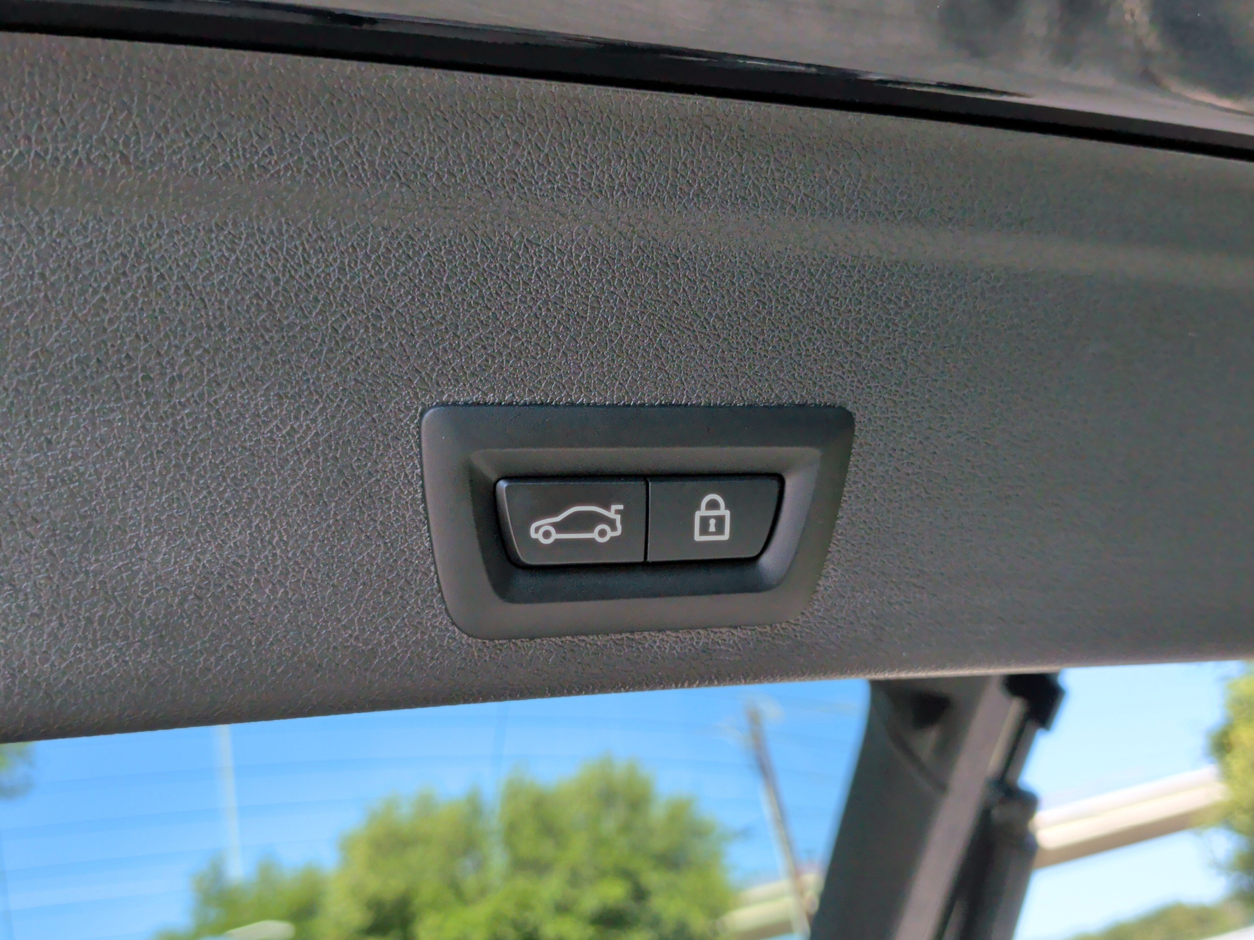 Used 2023 BMW X6 xDrive40i AWD/4WD image 39