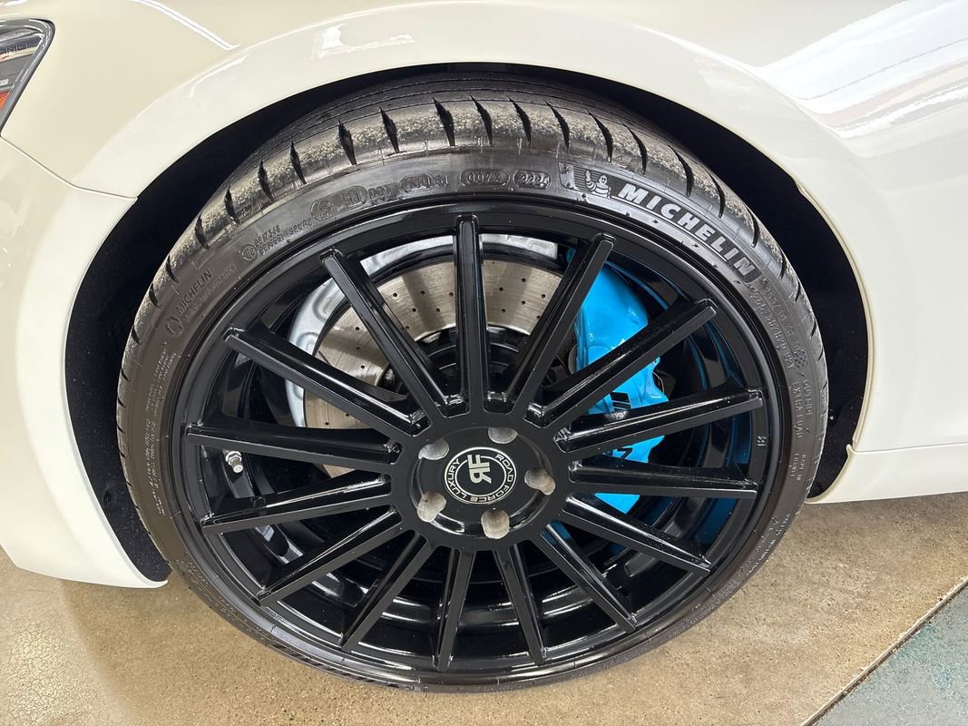 Used 2018 Mercedes-Benz AMG GT Roadster w/ Lane Tracking Package image 29