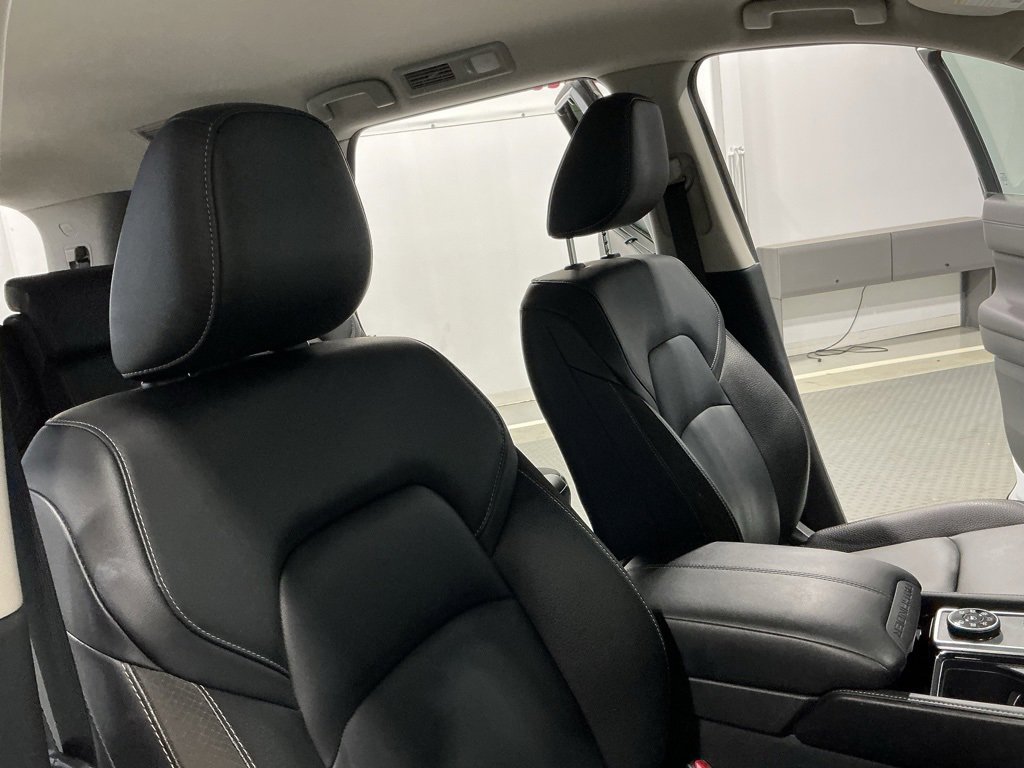 Used 2025 Nissan Pathfinder SL image 22