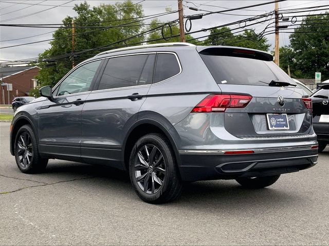 Used 2023 Volkswagen Tiguan SE w/ Panoramic Sunroof Package AWD/4WD image 3
