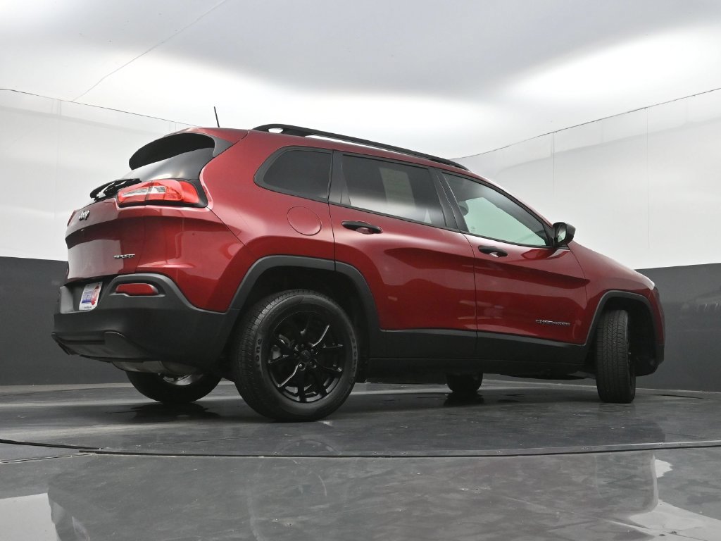 Used 2017 Jeep Cherokee Sport FWD image 26