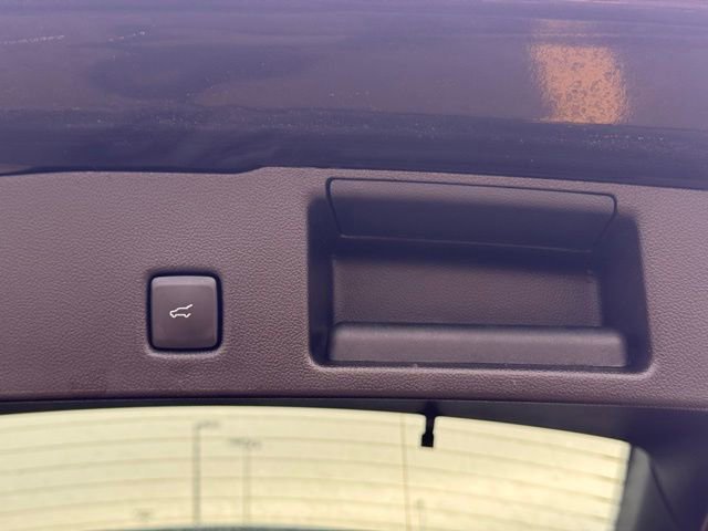 Used 2025 Ford Escape Platinum AWD/4WD image 32