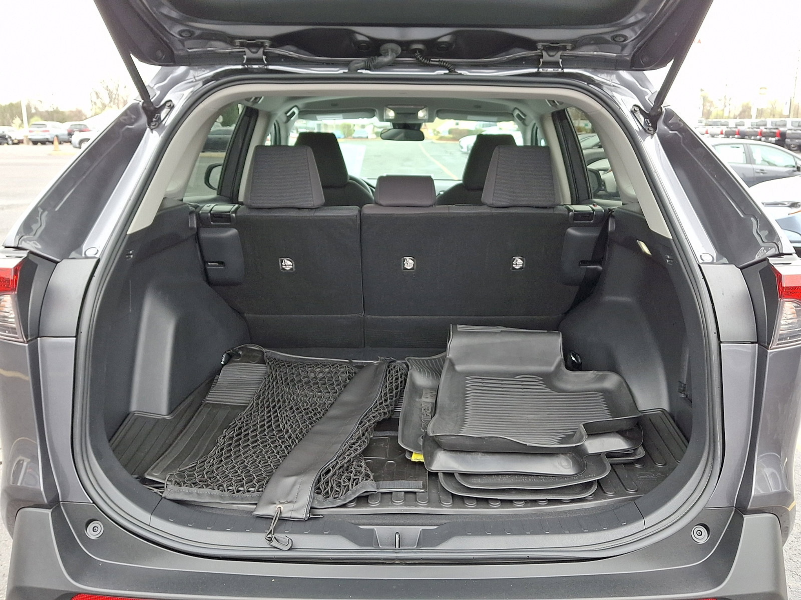 Used 2023 Toyota RAV4 LE image 28