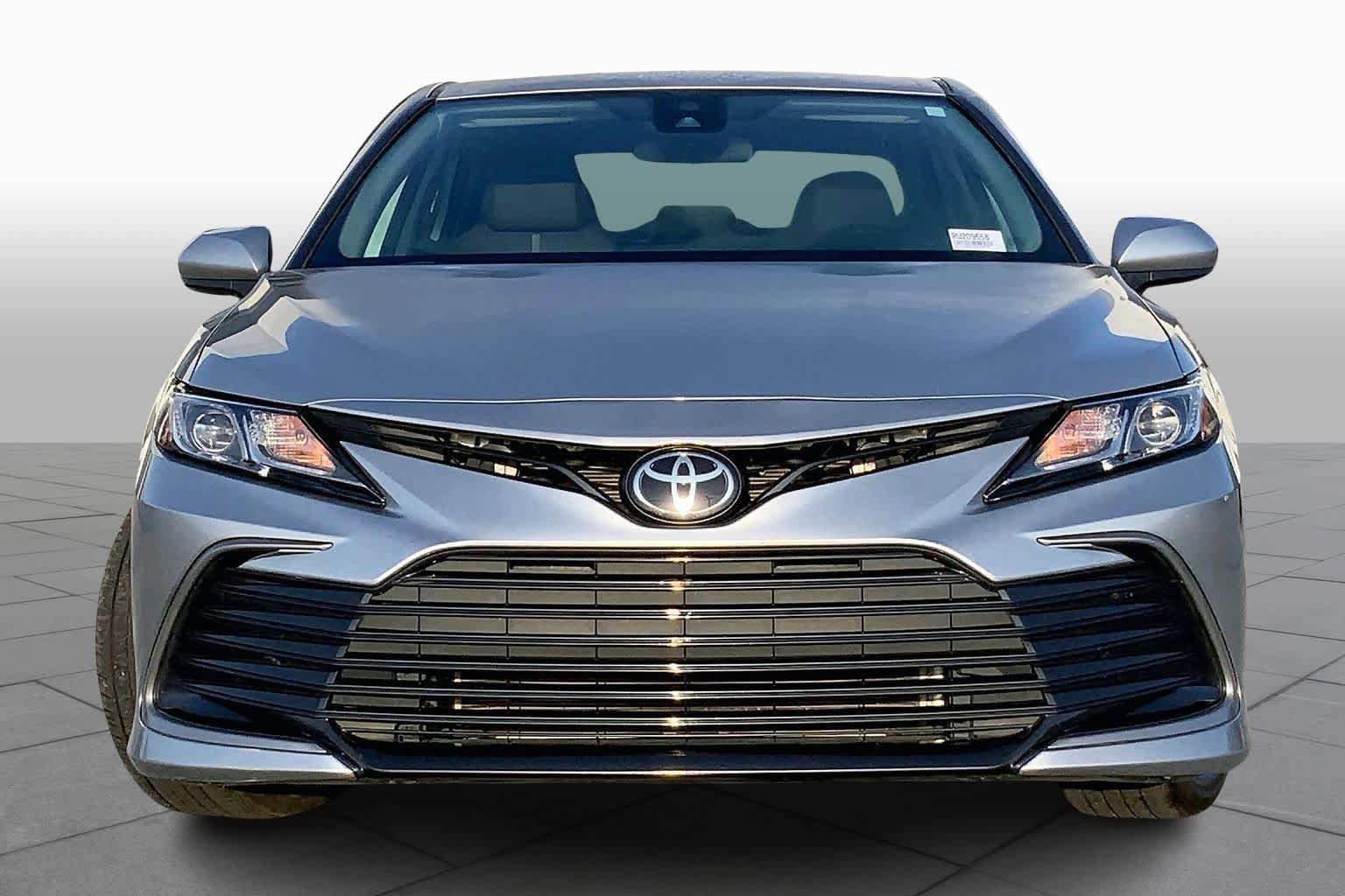 Used 2024 Toyota Camry LE image 4