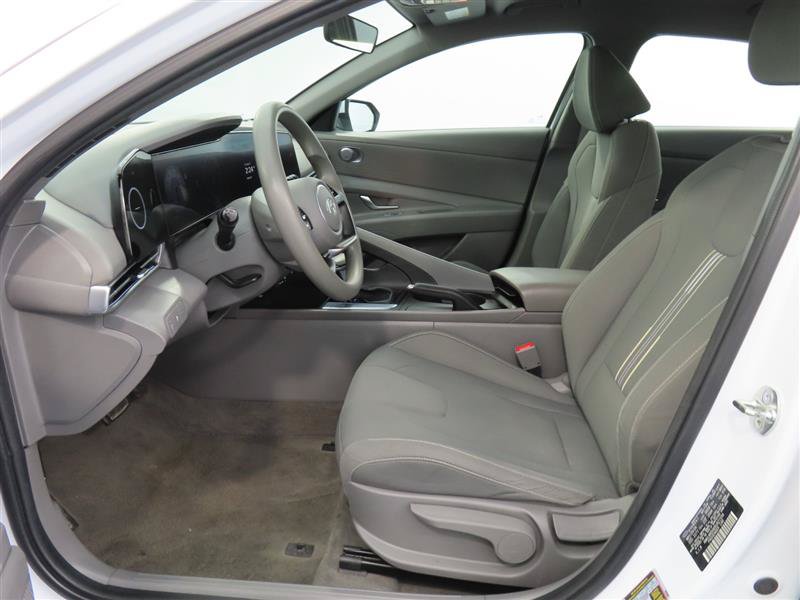Used 2024 Hyundai Elantra SEL FWD image 15