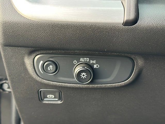 Used 2024 GMC Terrain SLE AWD/4WD image 24
