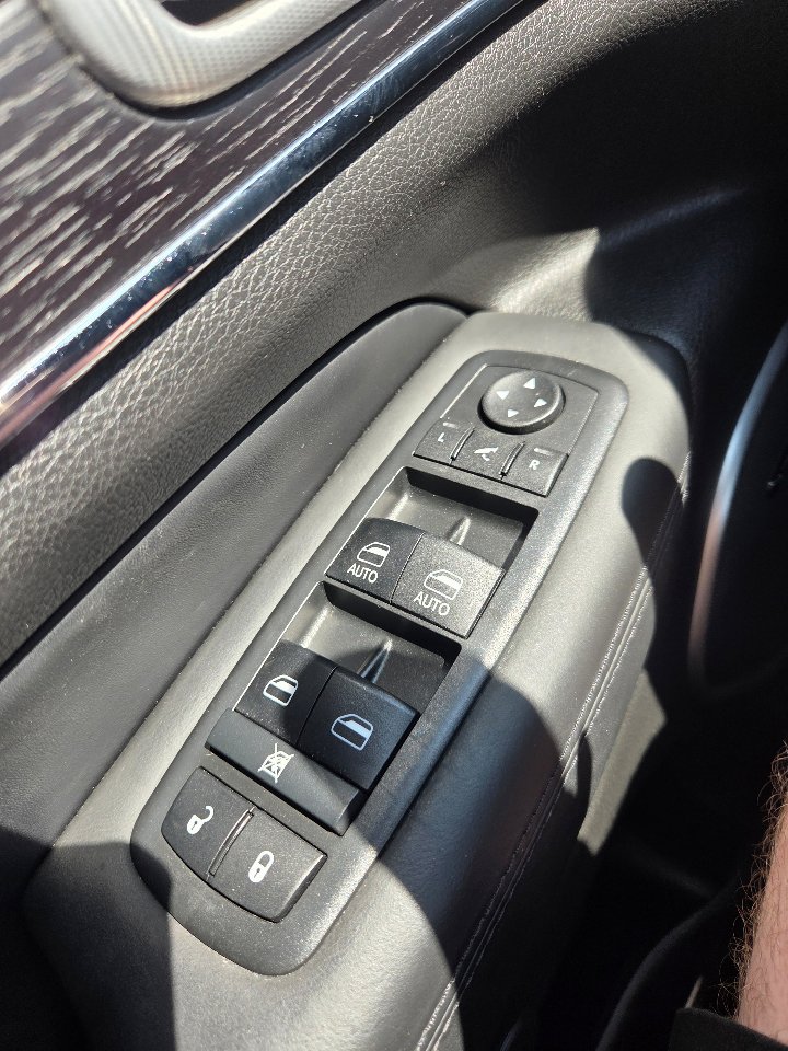 Used 2018 Jeep Grand Cherokee Summit image 21