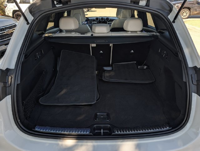 Used 2025 Mercedes-Benz GLC 300 4MATIC image 25