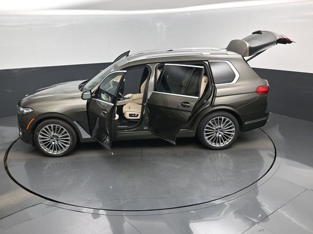 Used 2021 BMW X7 xDrive40i w/ Premium Package image 17