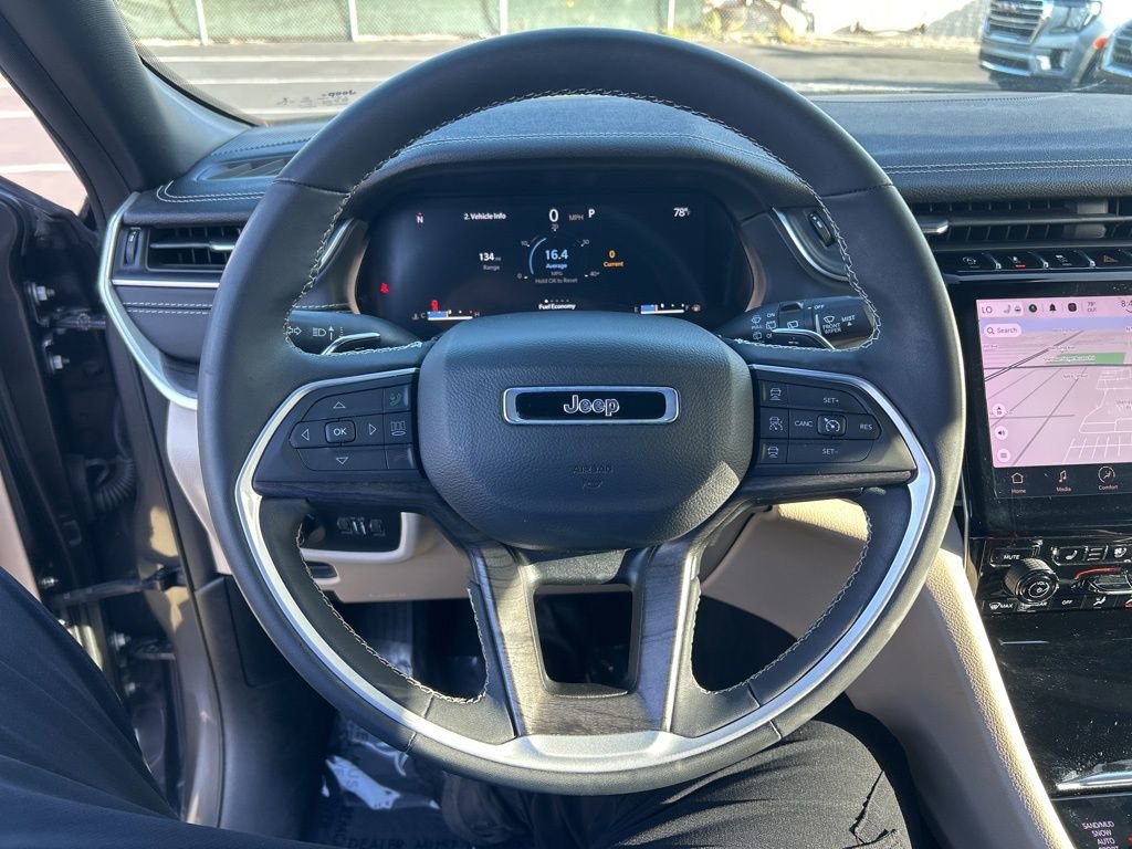 Certified 2023 Jeep Grand Cherokee L Limited w/ Luxury Tech Group II image 15