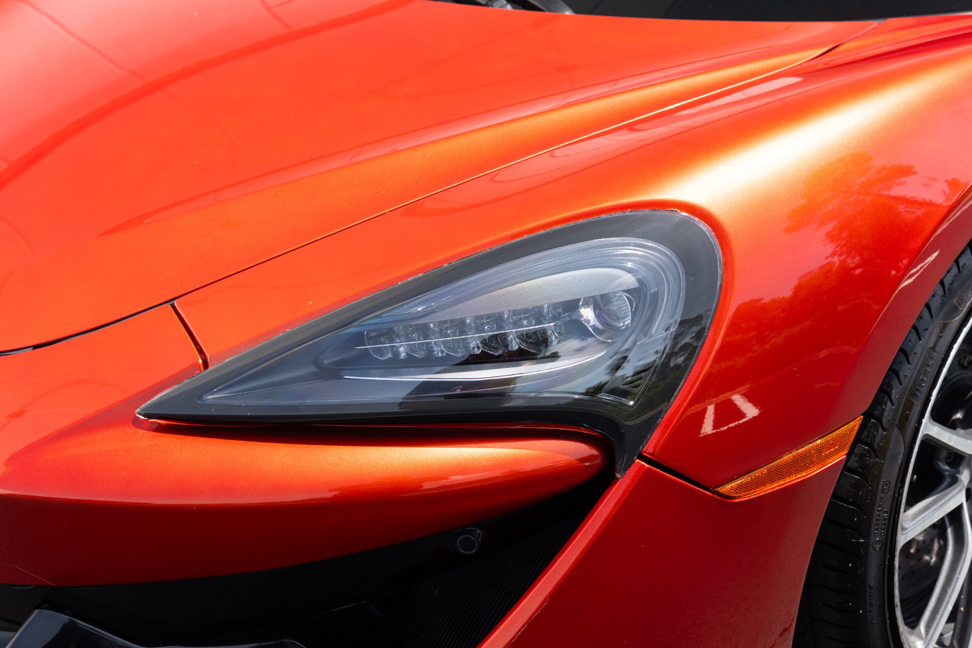 Used 2018 McLaren 570S RWD image 20