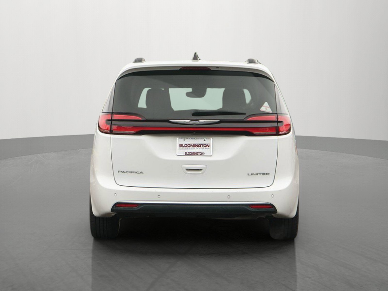 Used 2023 Chrysler Pacifica Limited FWD image 6