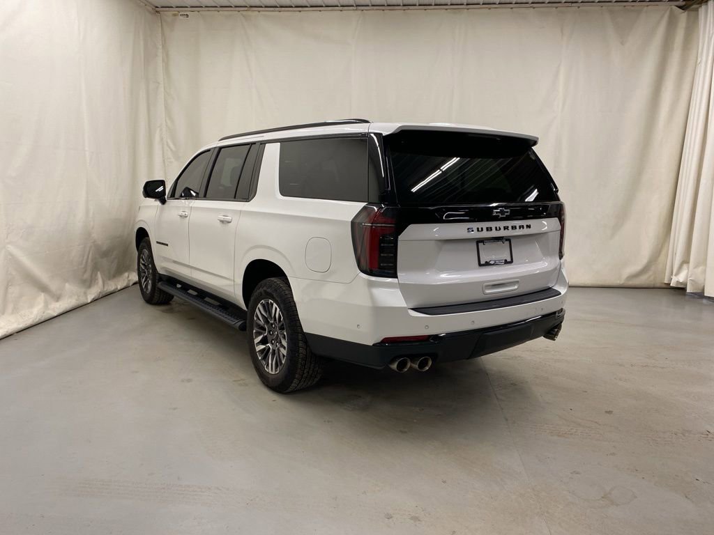 Used 2025 Chevrolet Suburban Z71 AWD/4WD image 5