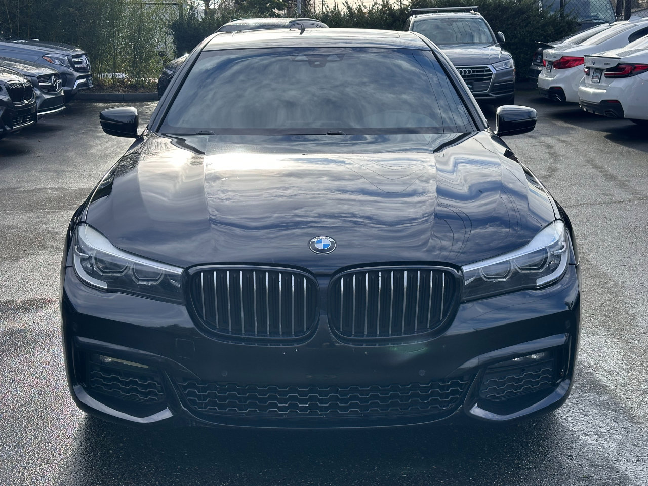 Used 2019 BMW 740i w/ M Sport Package image 3