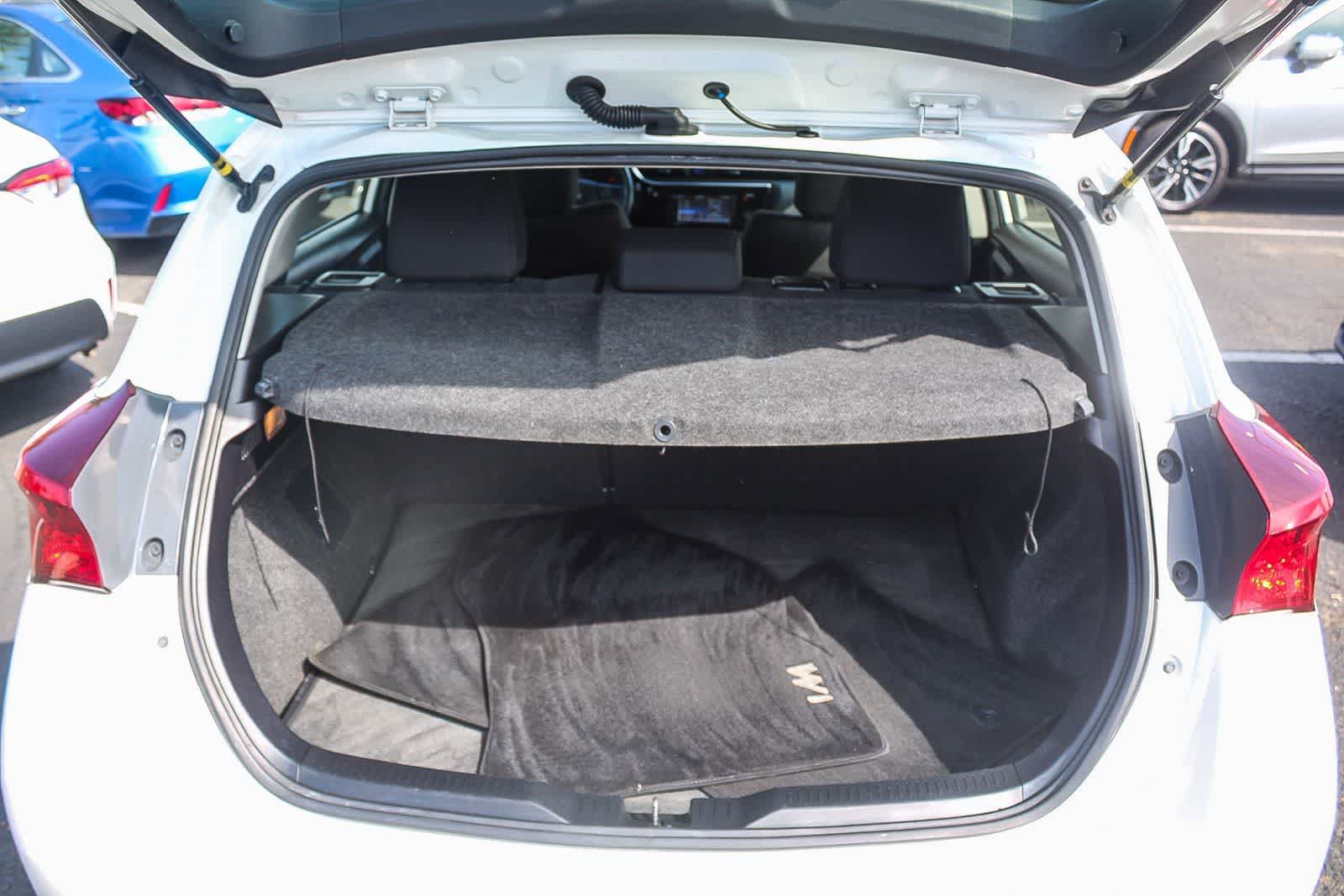 Used 2018 Toyota Corolla iM w/ Carpet Mat Package (TMS) image 34